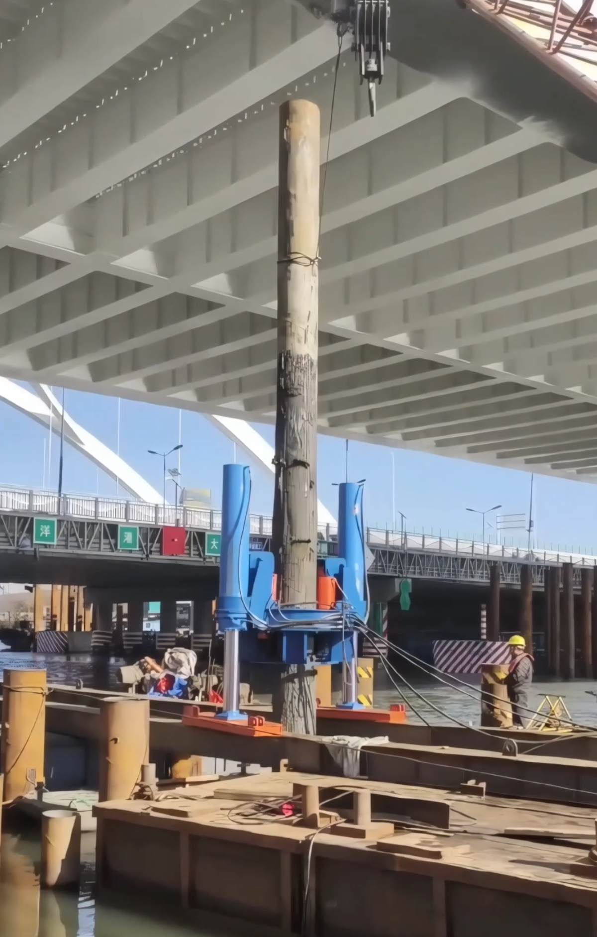 Hydraulic Casing Extraction Under Bridge | Steel Casing Removal on ...